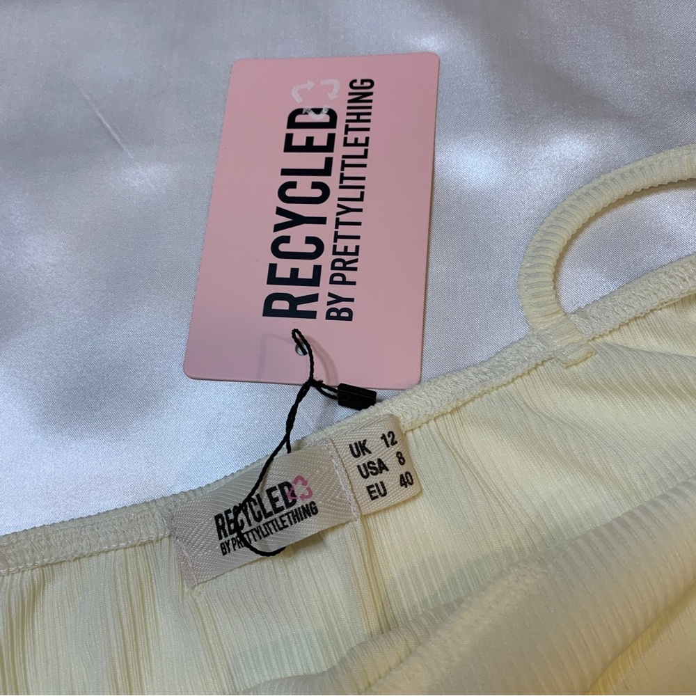 NWT✨ PrettyLittleThing Crop Top - Picture 3 of 5